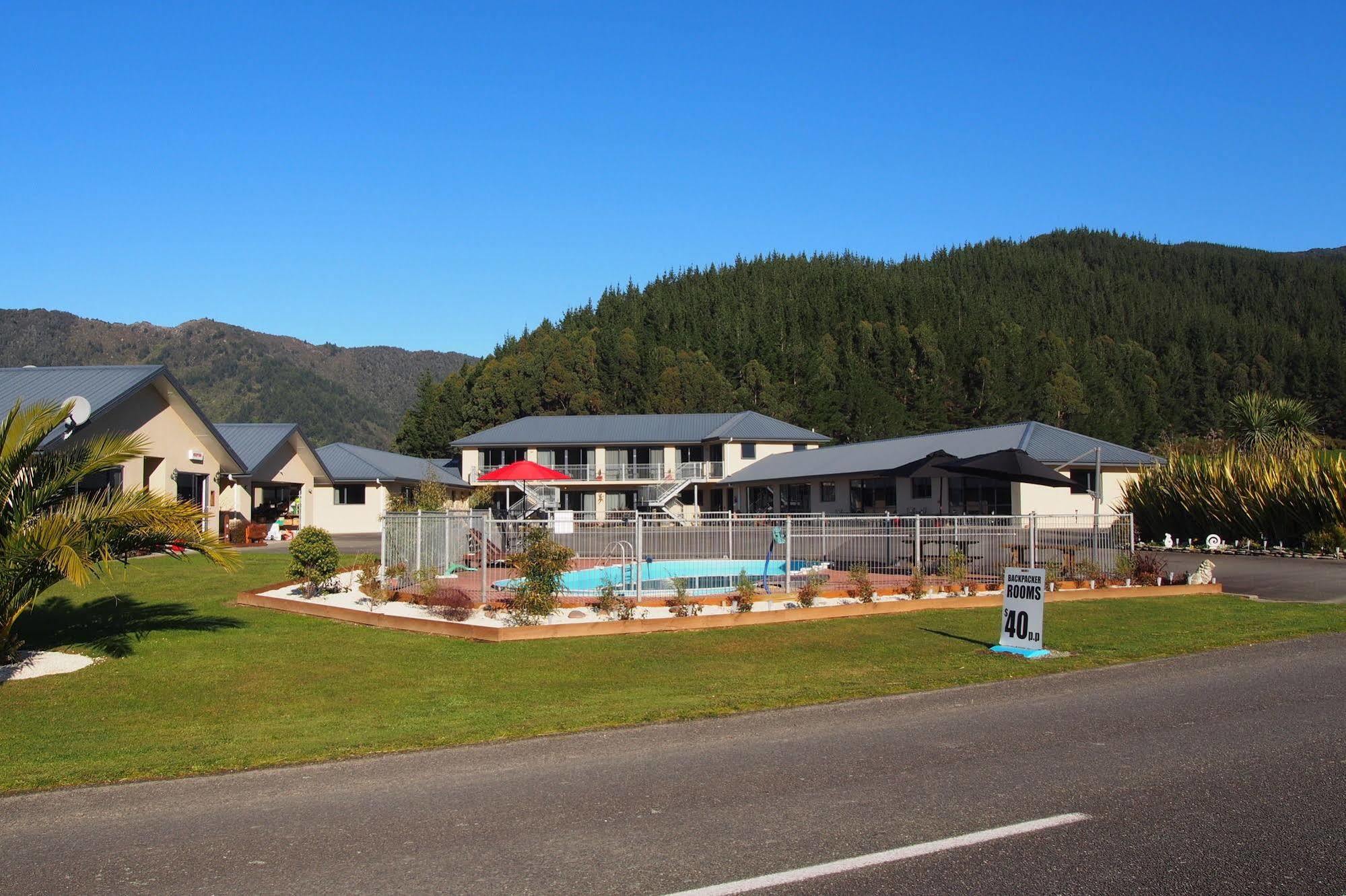 Linkwater Motel And Backpackers Bagian luar foto